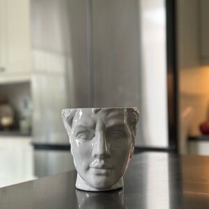 Apollo Ceramic Head Pot